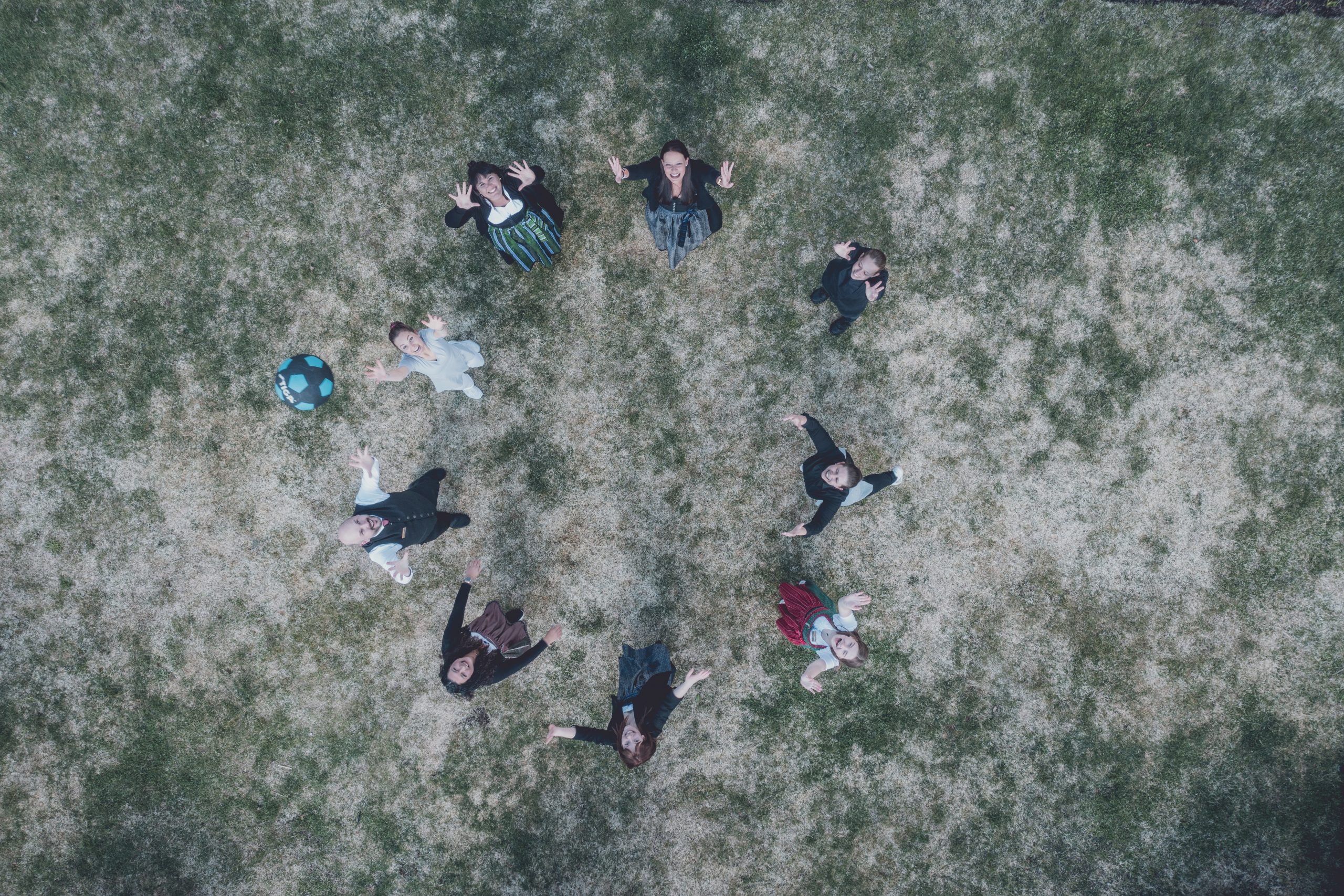 Digitales Kamingespräch: Mitarbeiterfeedback als Schlüssel zur Arbeitgeberattraktivität